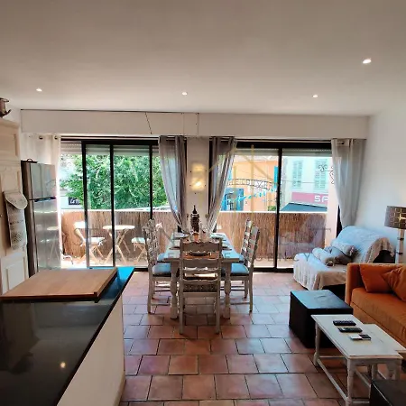 Apartment De Charme Au Coeur De La Sainte-Maxime